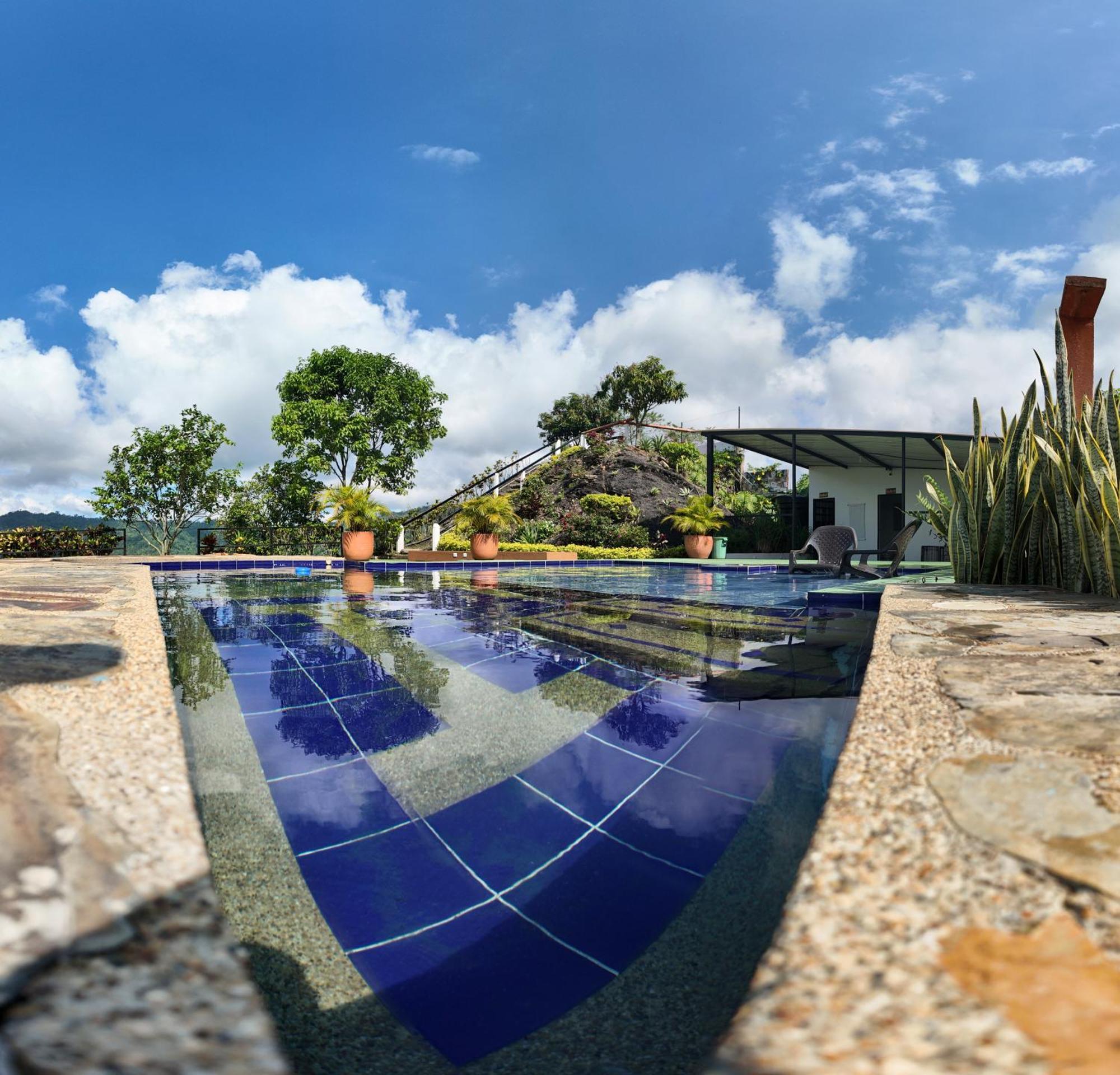 Casa Campestre La Roca