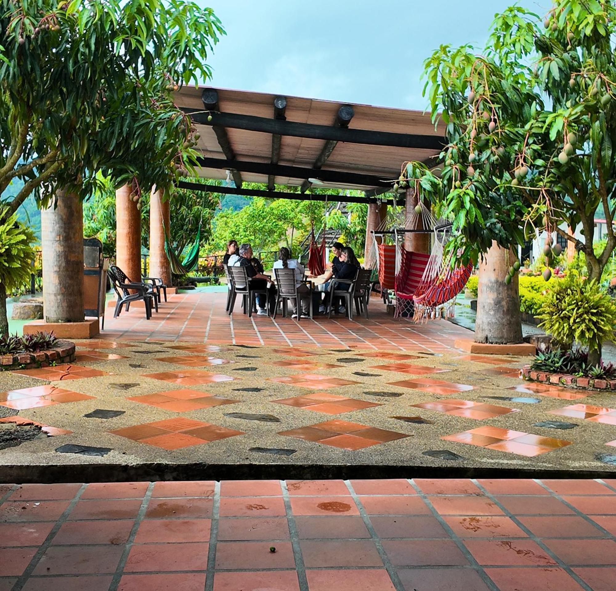 Casa Campestre La Roca La Mesa (Tequendama)